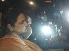 Maharashtra Political Crisis: सीएम उद्धव ठाकरे ने छोड़ा सरकारी आवास वर्षा, मातोश्री हुए शिफ्ट, देखें तस्वीरें