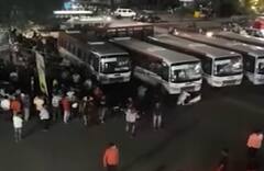 નવસારીઃ સીટી બસ ચાલકે બાઈકને ટક્કર મારતા સર્જાયો વિવાદ, બસ ચાલક અને લોકો વચ્ચે ઝપાઝપી