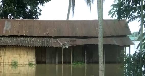 આસામમાં વરસી આભમાંથી આફત, ચારેય કોર જળબંબાકાર; જુઓ આવી છે સ્થિતિ