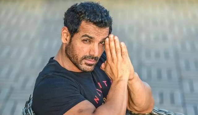 फिल्मों से आने पहले जॉन अब्राहम (John Abraham) ने भी अपना नाम बदल लिया था. पहले इनका नाम फरहान अब्राहम हुआ करता था.