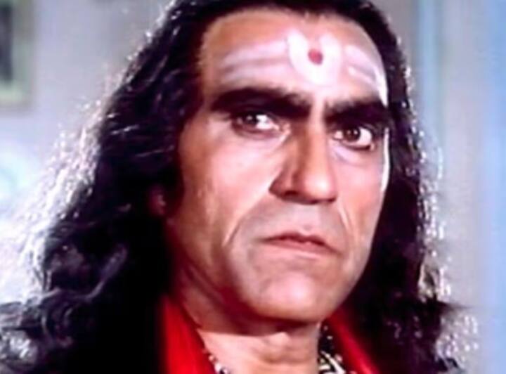 नगीना: अमरीश पुरी ने 1986 में श्रीदेवी की फिल्म 'नगीना' (Nagina) में भैरोनाथ नाम के सपेरे का किरदार निभाया था. इसमें अमरीश पुरी की एक्टिंग लाजवाब थी.