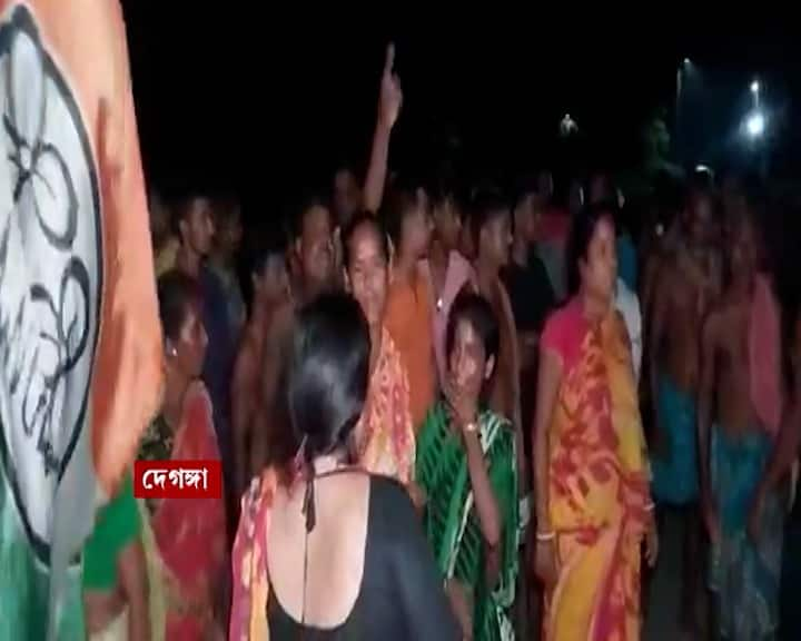 North 24 Parganas News TMC has staged a protest against the Panchayat Chief for allegedly embezzling money from Govt Scheme in Deganga North 24 Parganas News: সরকারি প্রকল্পের টাকা আত্মসাৎ-র অভিযোগ, কাঠগড়ায় পঞ্চায়েত প্রধান, বিক্ষোভ তৃণমূলের