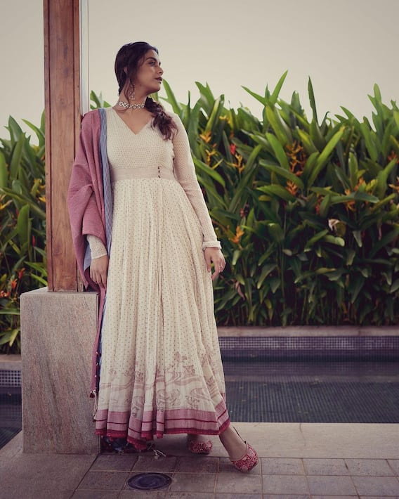 Keerthy Suresh Looks Ethereal In Ethnic Wear. Check Out Pics