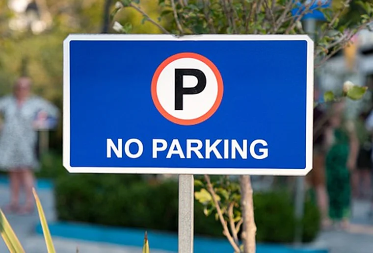 कोलकाता: स्कूलों के आसपास की जगहों को 'नो पार्किंग जोन' बनाएगी ट्रैफिक पुलिस, मेन सड़कों पर लगने वाले जाम से मिलेगी मुक्ति