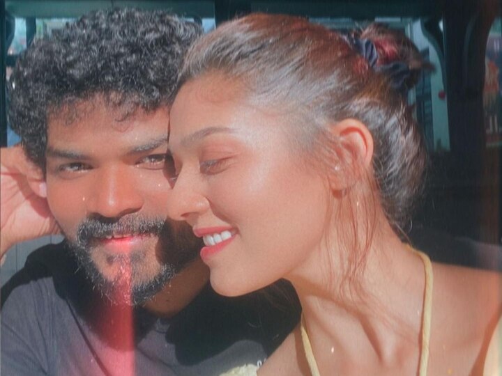 Nayan Vicky Honeymoon: தாலி மட்டும் தான்... நகையே இல்லை... ஆனா புன்னகை நிறைய இருக்கு.. தாய்லாந்தில் நயன்-விக்கி தம்பதி!