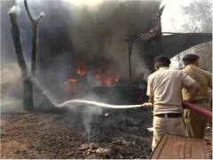 Chandigarh Fire: चंडीगढ़ के फर्नीचर मार्केट में लगी भीषण आग, 8 से ज्यादा दुकानें चपेट में आईं, देखें तस्वीरें