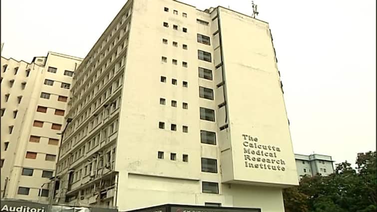 Kolkata CMRI Hospital succeeds in critical surgery of baby Kolkata News: সদ্যোজাতের শরীরে দুই পাকস্থলী, জটিল অস্ত্রোপচারে মিলল সাফল্য