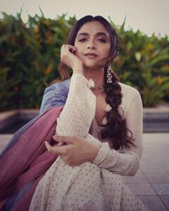 Keerthy Suresh Looks Ethereal In Ethnic Wear. Check Out Pics
