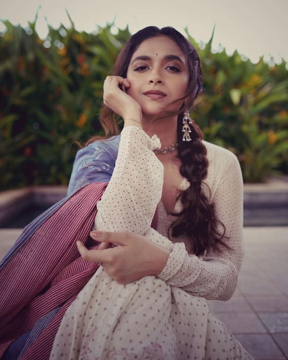 Keerthy Suresh Looks Ethereal In Ethnic Wear. Check Out Pics