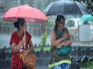 Mumbai Weather Forecast: मुंबई में आज भी जमकर बरसेंगे बादल, IMD ने अगले तीन दिनों के लिए जारी किया 'येलो अलर्ट'