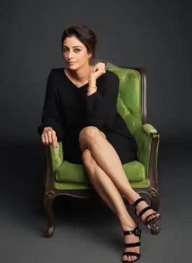 મુંબઈ મિરરને આપેલા ઈન્ટરવ્યુમાં તબ્બુએ ખુલાસો કર્યો હતો કે અજય દેવગણ તેના નજીકના મિત્રોમાંનો એક હતો.