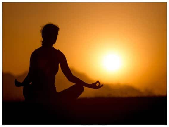 એવું જરૂરી નથી કે સવારે કસરત કે યોગ કરવાથી શરીરને ફાયદો થાય છે, પરંતુ તમે આ યોગા સાંજે પણ કરી શકો છો. સાંજે યોગ કરવાથી શરીરને ઘણા ફાયદા થઈ શકે છે.