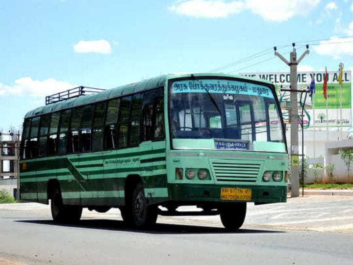 சட்டத்தையும், பதவியையும் தவறாக பயன்படுத்துகிறார் -  மதுரை போக்குவரத்து இயக்குனர் மீது ஊழியர்கள் புகார்