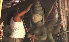 Durga Puja 2022: আর ১০০ দিনও বাকি নেই দুর্গাপুজোর, প্রস্তুতি তুঙ্গে কুমোরটুলিতে