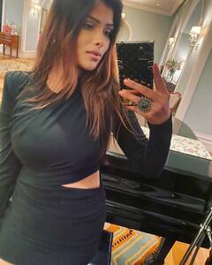 આ ભોજપુરી અભિનેત્રીઓએ બ્લેક આઉટફિટમાં આપ્યા બોલ્ડ પોઝ