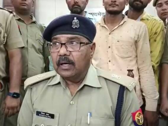 Auraiya News: पुलिस के हत्थे चढ़े अंतर्राज्यीय चोर गिरोह के चार सदस्य, लूट का सामान बरामद Auraiya News: पुलिस के हत्थे चढ़े अंतर्राज्यीय चोर गिरोह के चार सदस्य, लूट का सामान बरामद