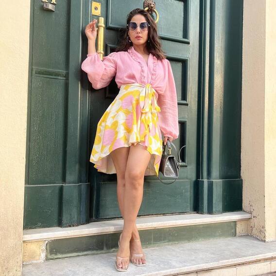 Hina khan Latest Photo's Hina khan ने मिनी स्कर्ट पहन कर किया स्टाइलिश फोटोशूट; तस्वीरों की तरफ देखो!
