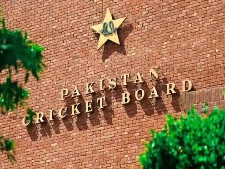 pakistan domestic fast bowler shoaib attempts suicide after not being selected in team  संघात निवड न झाल्याने पाक क्रिकेटपटूचा आत्महत्येचा प्रयत्न, बाथरूममध्ये बेशुद्धावस्थेत सापडला