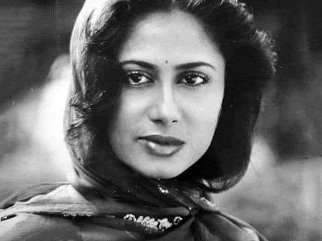 Smita Patil: जब स्मिता पाटिल ने लेटकर मेकअप करवाने की पकड़ ली थी ज़िद, मौत के बाद ऐसे पूरी हुई थी इच्छा