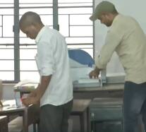 Bypolls 2022 Updates: Rampur-Azamgarh में इतने फीसदी हुआ मतदान, अब नतीजों का इतंजार