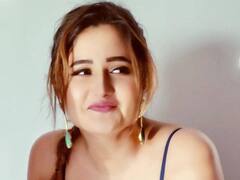 PHOTO : उफ्फ... रश्मी देसाईच्या सौंदर्याची भूरळ; नवं फोटोशूट चर्चेत!