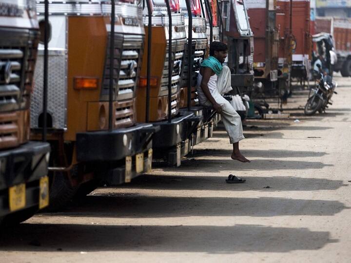 Delhi Govt arvind Kejriwal Bans Entry of Medium Heavy Vehicles 1 Oct 28 Feb Curb Pollution national capital trucks Delhi Govt Bans Entry of Medium, Heavy Vehicles From October To February 2023 To Curb Pollution