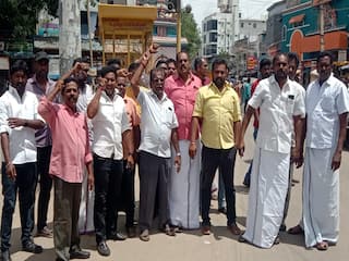 எடப்பாடி பழனிசாமியை கண்டித்து ஓபிஎஸ் ஆதரவாளர்கள் தேனி மாவட்டத்தில் ஆர்ப்பாட்டம்