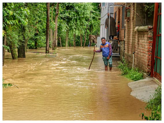 IN PICS | Flash Floods, Landslides Throw Life Out Of Gear In Several Places In J&K