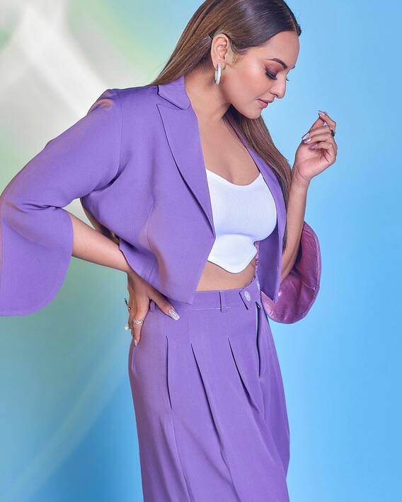 Photo: Classy but glamorous;  Sonakshi pays off in a purple outfit!