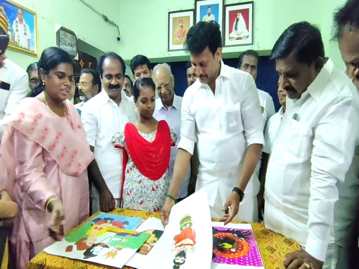 ‘லட்சுமி போல் நிமிர்ந்து நிற்க வேண்டும்' - 2  கைகளும் இல்லாத மாணவிக்கு அமைச்சர் அன்பில் மகேஷ்  நேரில் வாழ்த்து..!