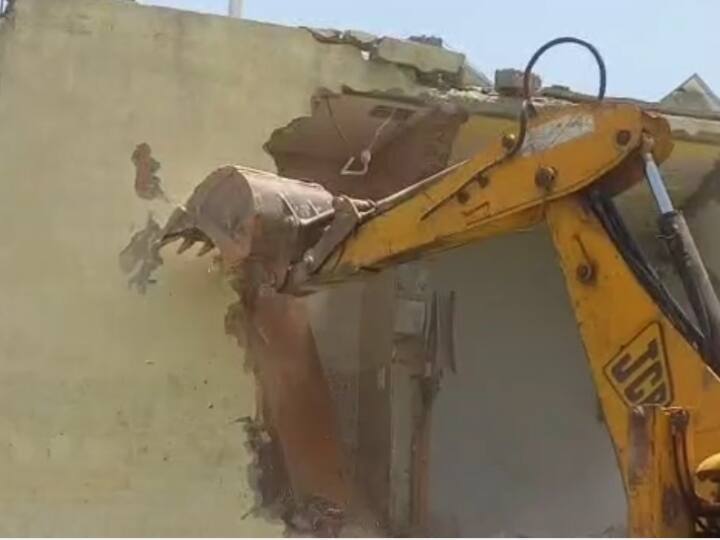 Meerut News: एक साथ 16 जगहों पर चला मेरठ विकास प्राधिकरण का बुलडोजर, कई अवैध कॉलोनियां हुईं जमींदोज Meerut Development Authority bulldozer runs on 16 places many illegal colonies removed ANN Meerut News: एक साथ 16 जगहों पर चला मेरठ विकास प्राधिकरण का बुलडोजर, कई अवैध कॉलोनियां हुईं जमींदोज