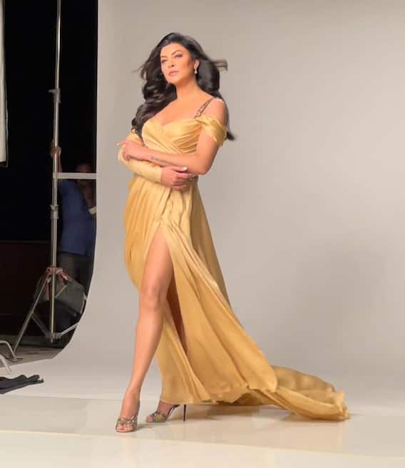 Sushmita Sen poses in monokini, see Sushmita Sen's bold look