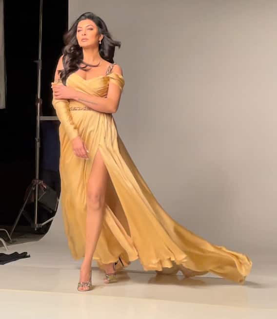Sushmita Sen poses in monokini, see Sushmita Sen's bold look