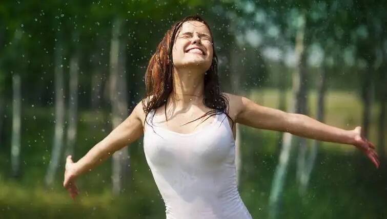 Monsoon health tips easy hacks for monsoon best things to do during monsoon do and don tsin-rainy season Monsoon Tips: આ ટિપ્સ ખૂબ કામની છે, તમને વરસાદની સિઝનમાં ચોક્કસથી થશે ઉપયોગી