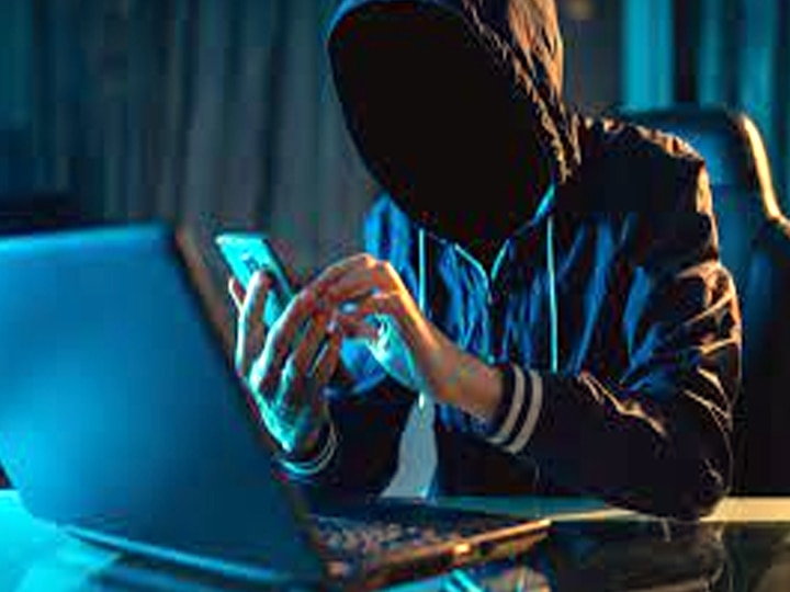 Cyber Crime: போட்டோக்களை ஆபாசமாக மார்பிங் செய்து மிரட்டல்; சைபர் கிரைமில் குவியும் புகார்கள்..!