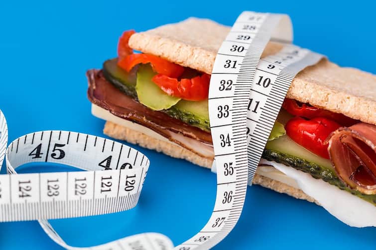 ayurveda treatment for weight loss home remedies for fat loss Weight Loss Tips : वजन कमी करण्यासाठी आयुर्वेदीक उपाय, काय खाल्ल्यानं कमी होईल वजन, जाणून घ्या