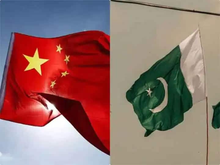 cash strapped pakistan to get 2 3 billion dollar from china under loan agreement  Pakistan Financial Crisis : पाकिस्तान गंभीर आर्थिक संकटात, चीन देणार 2.3 अब्ज डॉलरचे कर्ज 