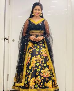 Tejaswini Gowda Photos: పేరుకి తగ్గా డ్రెస్ వేసుకున్న  కోయిలమ్మ చూడముచ్చటగా ఉంది