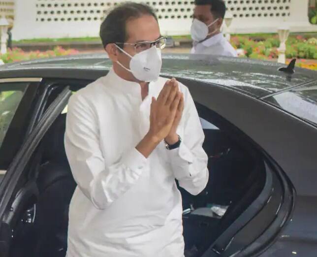 Maharashtra Political Crisis LIVE Updates: Maharashtra CM Uddhav Thackeray Calls For A Meeting Maharashtra Politics live Updates: કેવી રીતે બચશે ઉદ્ધવ સરકાર? માતોશ્રીમાં શિવસેનાની બેઠકમાં પહોંચ્યા ફક્ત 12 ધારાસભ્ય