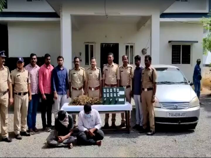 Khammam two youth arrested supplying drugs car seized Khammam Drugs : ఖమ్మంలో డ్రగ్స్ కలకలం, ఆరు నెలలుగా నగరంలో మకాం సీక్రెట్ గా డ్రగ్స్ దందా!