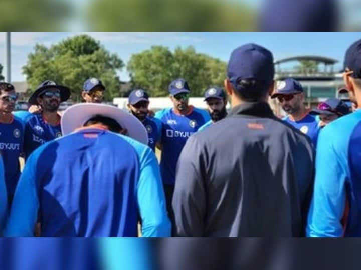Before the warm-up match of the Indian team against Leicestershire, the video of the welcome of both the teams has been shared by BCCI on Twitter Watch Video: Leicestershire के खिलाफ Warm-up Match से पहले दोनों टीमों का कुछ यूं हुआ स्वागत, BCCI ने ट्वीट किया वीडियो