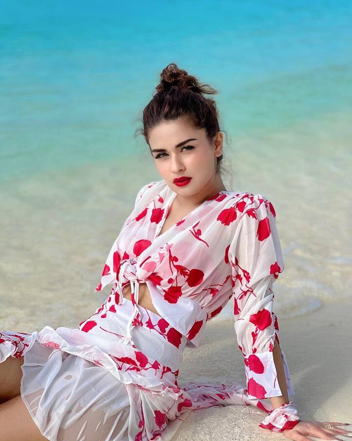 फैंस भी अवनीत की एक झलक देखने के लिए बेताब नजर आते हैं.  वहीं अवनीत अपने फैंस का खूब एंटरटेनमेंट करती हैं.