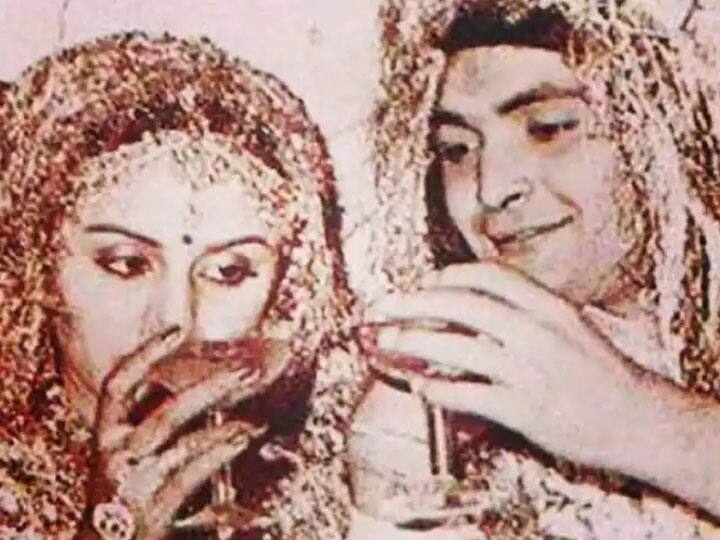 Neetu kapoor and rishi kapoor drunk during pheras both are fainted befor wedding शादी से पहले इस कारण घबरा गए थे Rishi Kapoor और Neetu Kapoor, फिर ब्रांडी पीकर लिए थे सात फेरे