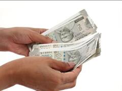 New Wage Laws: కేంద్రం కొత్త వేతన చట్టం తెస్తోందా, ఇదే నిజమైతే మీ జీతంలో కోత తప్పదు