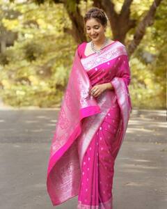 PHOTO : नवी कोरी साडी लाखमोलाची...’संजना’ फेम रुपाली भोसलेच्या दिलकश अदा!