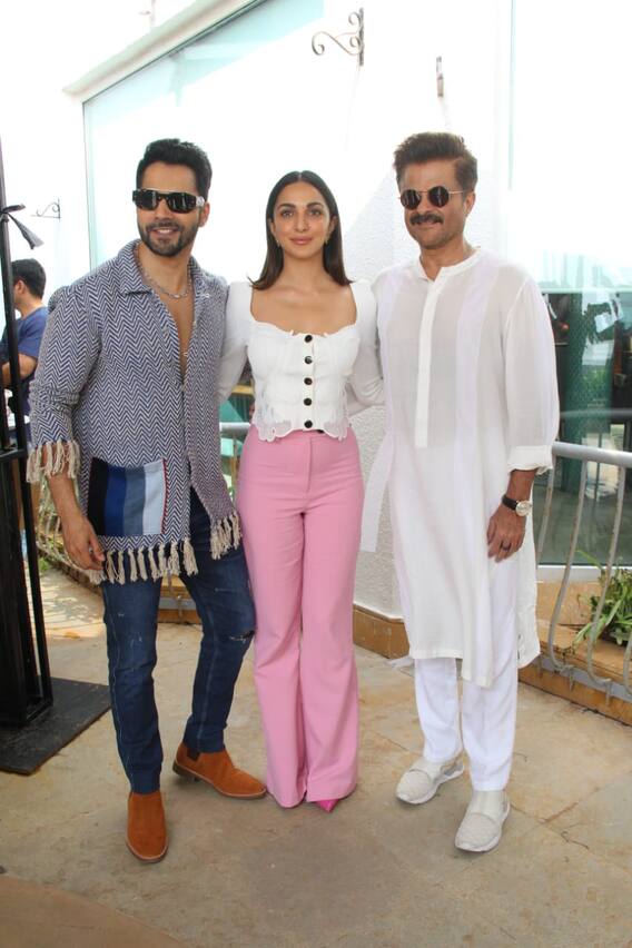 'যুগ যুগ জিও'-র প্রচারে কিয়ারা-বরুণ-অনিল