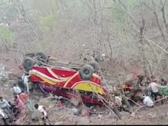 Indore Bus Accident: इंदौर बस हादसे में मरने वालों की संख्या 6 हुई, 28 से ज्यादा घायलों का हो रहा है इलाज