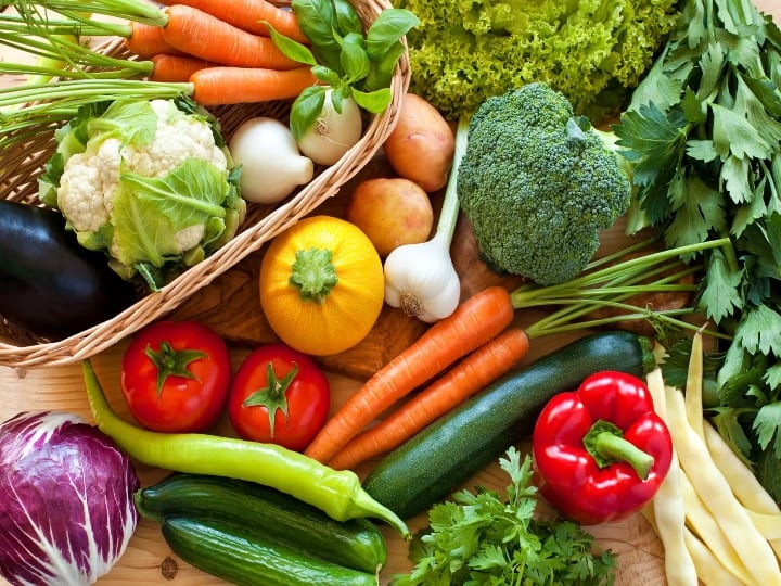 vegetables price list today 24 june 2022 vegetable rate today in chennai tamil nadu latest market price Vegetables Price List : வெங்காயம், தக்காளி விலை என்ன தெரியுமா..? இன்றைய காய்கறி விலைப்பட்டியல் இதோ!