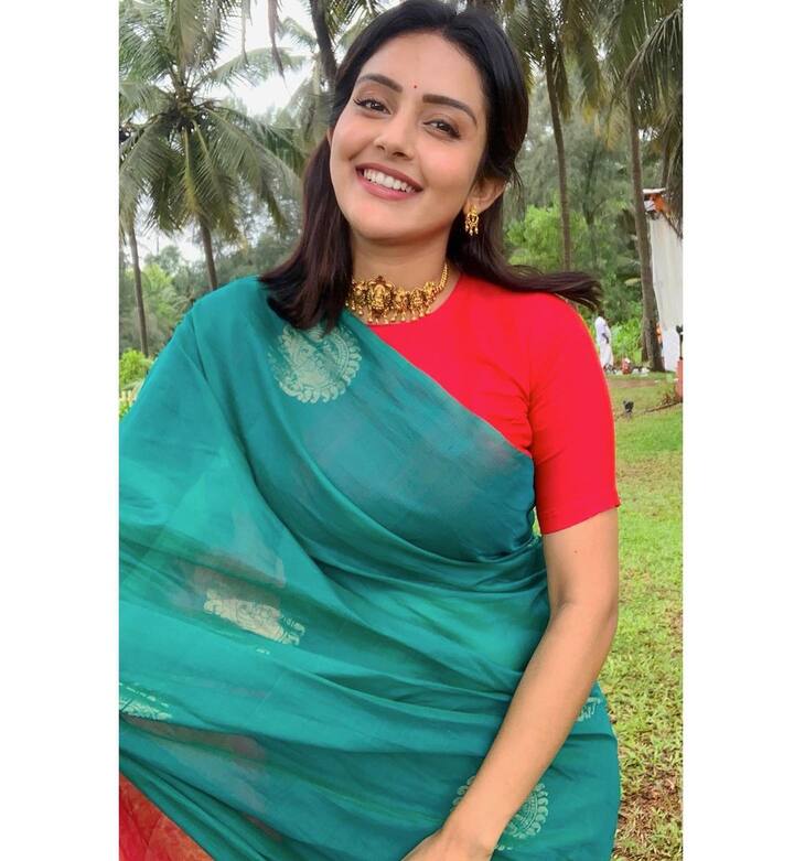 பே அந்த சிரிப்ப நிறுத்திடாதே.. ஏன்னா பே இனி அதுதான் மா என் வேலைன்னு ஆயாச்சே...!