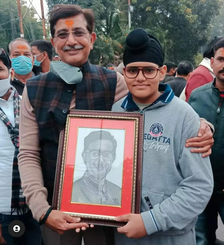 अर्शप्रीत सिंह ने कई नेशनल इंटरनेशनल कंपटीशन में भाग लिया और पुरस्कार जीते, कई नेशनल और इंटरनेशनल प्रदर्शनों में भी मैंने उसकी पेंटिंग लगाई .